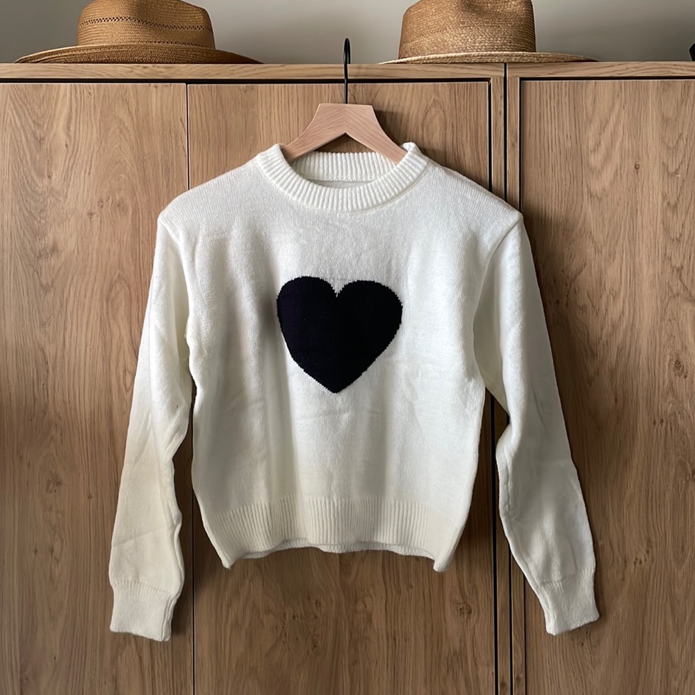 Knit cropped white and black heart crew neck sweater